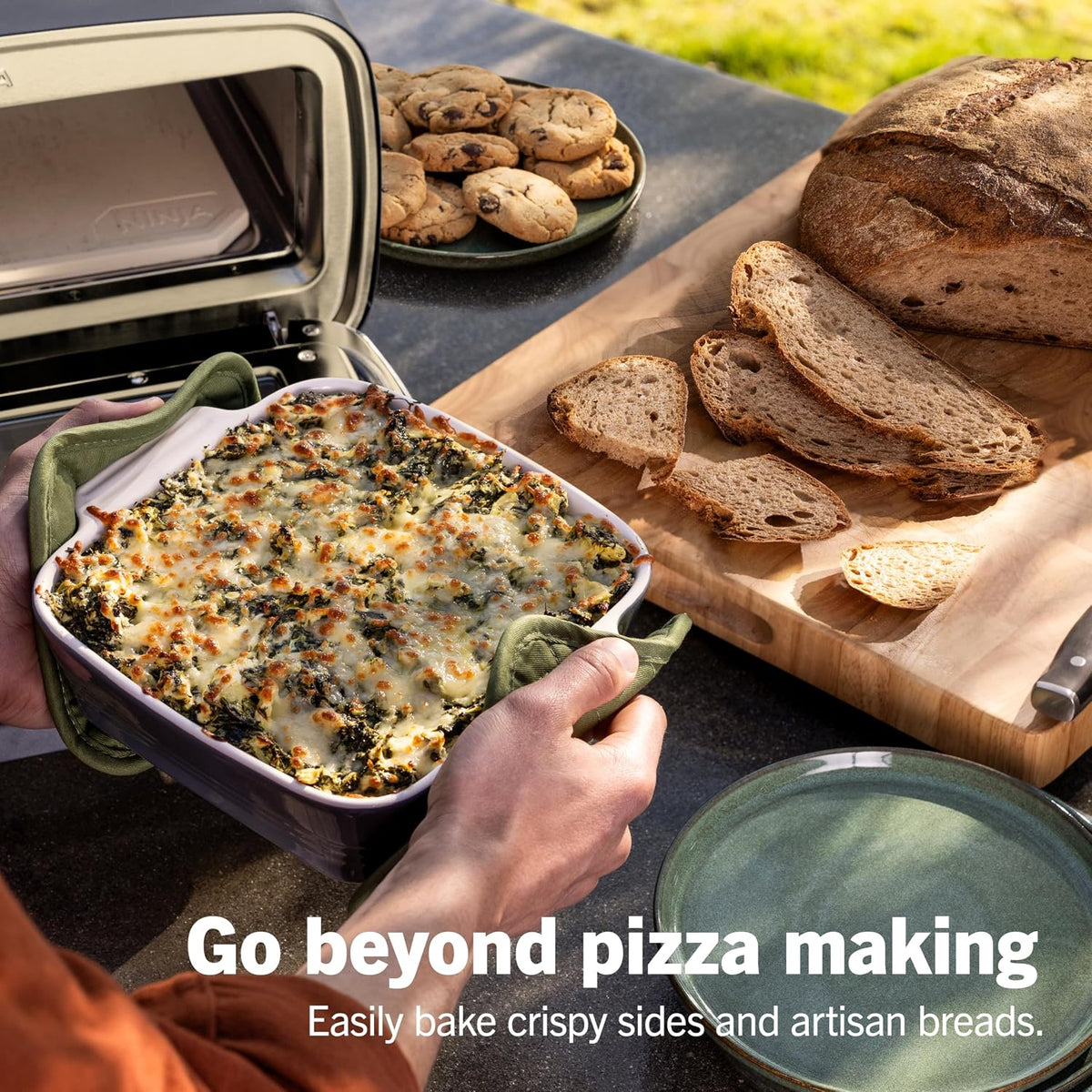 Ninja Artisan – Elektrischer Pizzaofen und Heißluftfritteuse für drinnen und draußen
